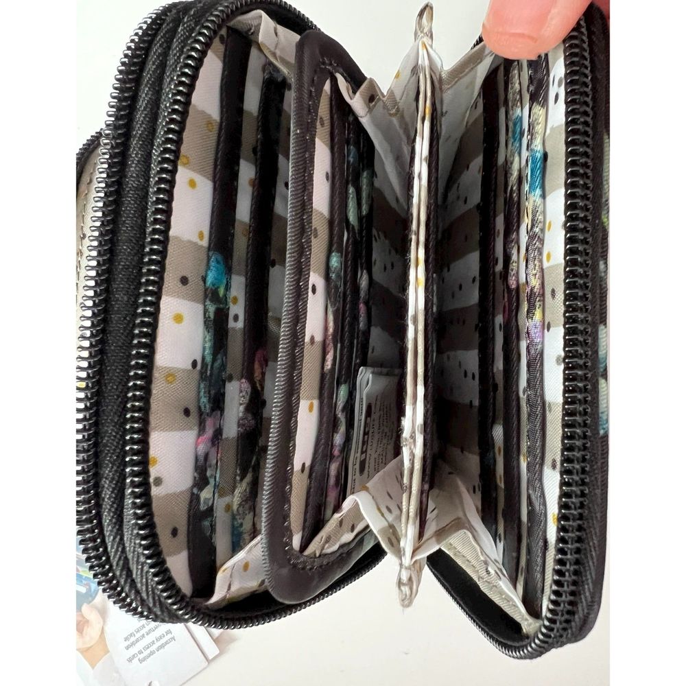 Lug Splits RFID double zip wallet. - Picture 7 of 8